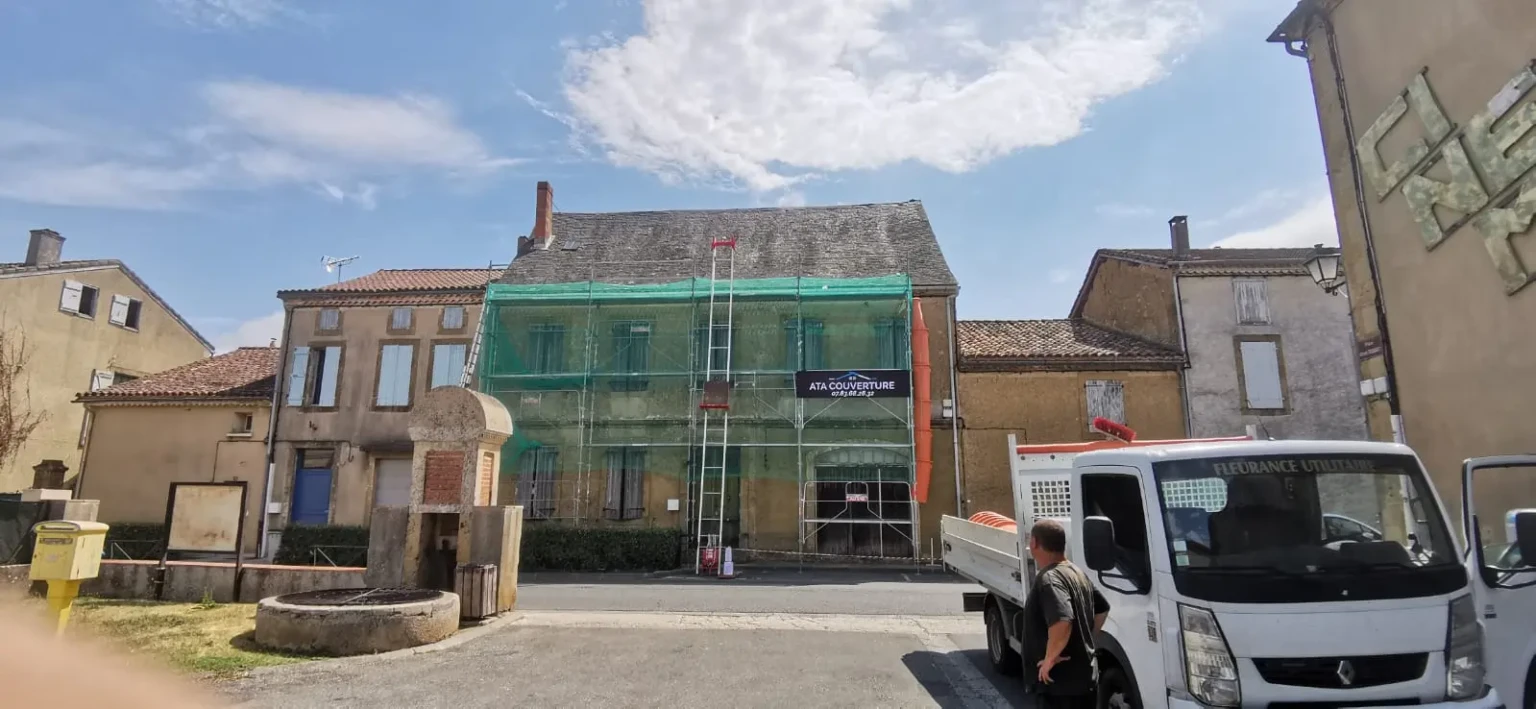 artisan couvreur Auch fort de plus de 17 ans d’expérience en travaux de toiture, rénovation de couverture et protection durable de l’habitat